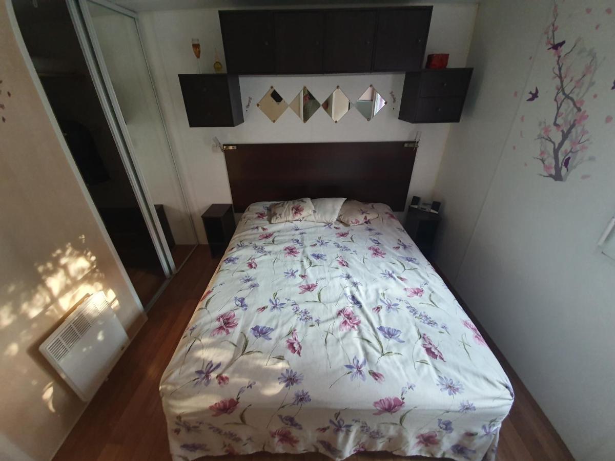 Sainte-Eulalie-en-Born Mobil Home מראה חיצוני תמונה